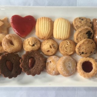 フランス菓子の手法とウィーン菓子のエスプリを結合させて生まれた、独自のお菓子