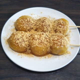 行列ができる茨城県大洗町のご当地グルメ！食感と風味がくせになる「みつだんご」
