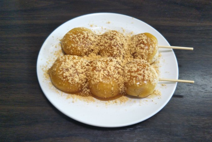行列ができる茨城県大洗町のご当地グルメ！食感と風味がくせになる「みつだんご」