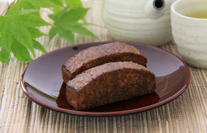 やわらかくて、まるでケーキのような懐かしいお菓子“やわらか黒棒「福大黒」” やわらかくて、まるでケーキのような懐かしいお菓子“やわらか黒棒「福大黒」”