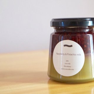 朝の食卓を彩るツートンカラーのセパレートジャム「TOY JAM」