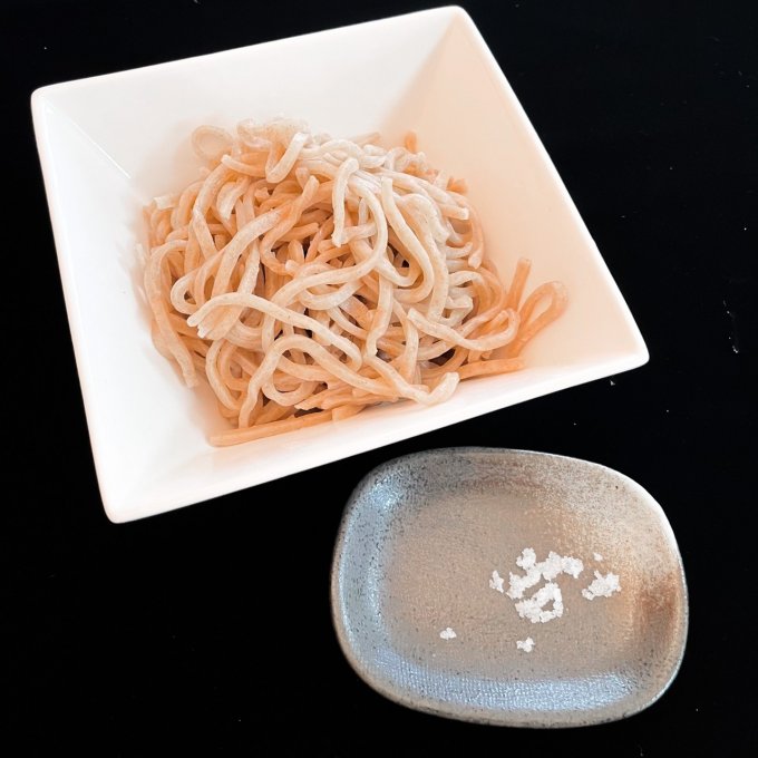 【蕎麦のようで蕎麦でない】価値観が変わる！？ズルっとやりたい、激ウマうどん！