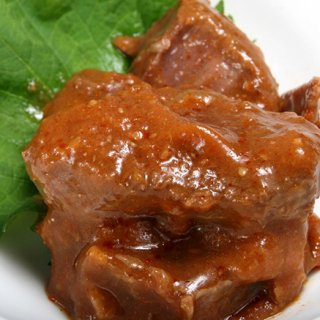 岡山の鹿肉を地元の“す梅”やみそで仕上げた、岡山ならではのジビエ缶詰