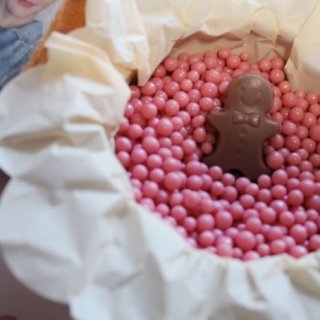 今年のバレンタインは推しへの愛を込めて！メリーチョコレートの推し活チョコレート