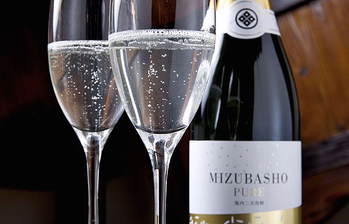 世界初!まるでシャンパン!無色透明、唯一無二の日本酒スパークリング 世界初!まるでシャンパン!無色透明、唯一無二の日本酒スパークリング