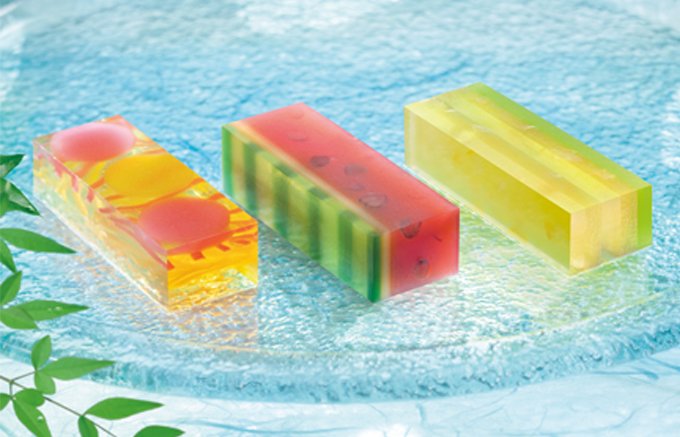 外も中もかわいい夏の和菓子、『両口屋是清』の「涼夏 ささらがた」 外も中もかわいい夏の和菓子、『両口屋是清』の「涼夏 ささらがた」