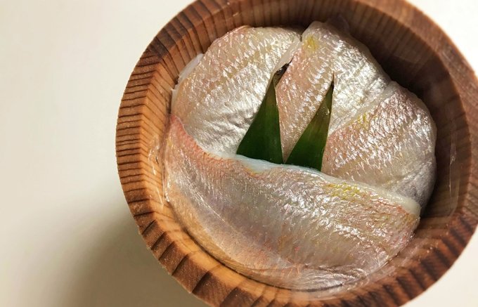 熟練の手仕事で絶品の美味しさ!若狭・小浜『田中平助商店』の「小鯛ささ漬」 熟練の手仕事で絶品の美味しさ!若狭・小浜『田中平助商店』の「小鯛ささ漬」