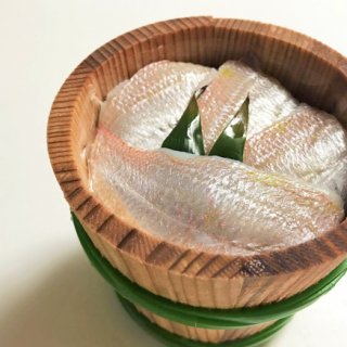 熟練の手仕事で絶品の美味しさ!若狭・小浜『田中平助商店』の「小鯛ささ漬」 熟練の手仕事で絶品の美味しさ!若狭・小浜『田中平助商店』の「小鯛ささ漬」