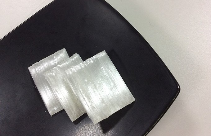 冬の霜ばしらを飴に見立てた、驚きの食感が味わえる季節限定の飴